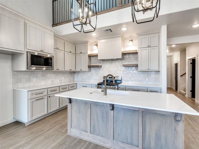 249 Sage Brush Way, Edmond, OK 73025