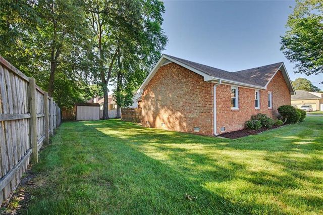 637 Reasor DR, Virginia Beach, VA 23464