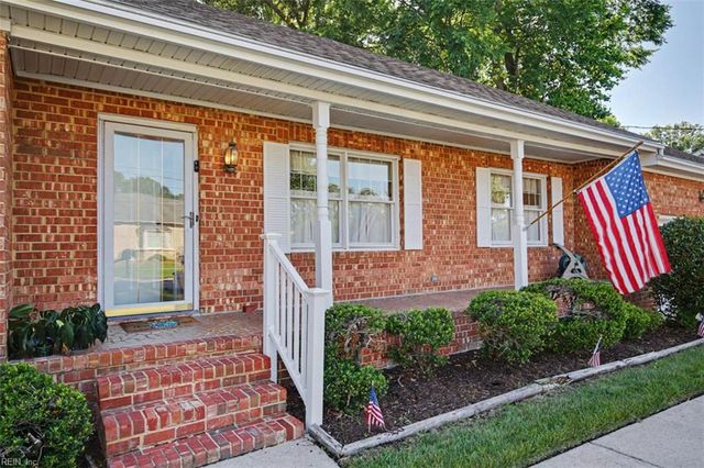 637 Reasor DR, Virginia Beach, VA 23464