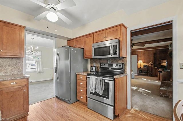 637 Reasor DR, Virginia Beach, VA 23464