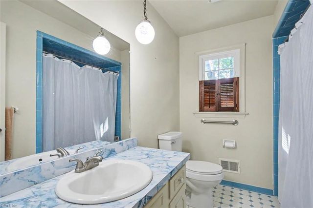 637 Reasor DR, Virginia Beach, VA 23464
