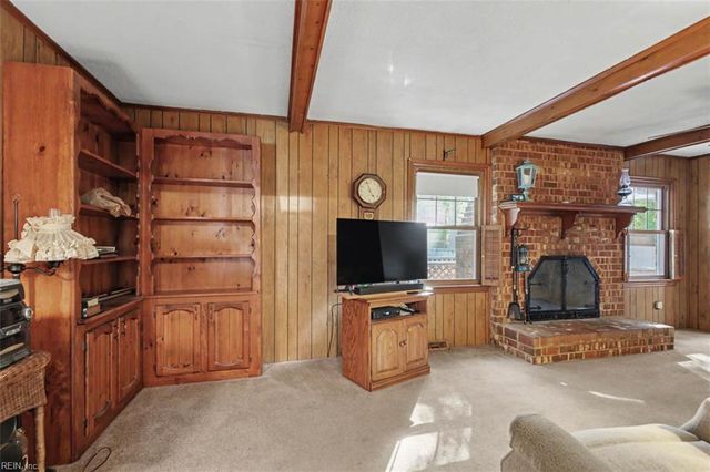 637 Reasor DR, Virginia Beach, VA 23464