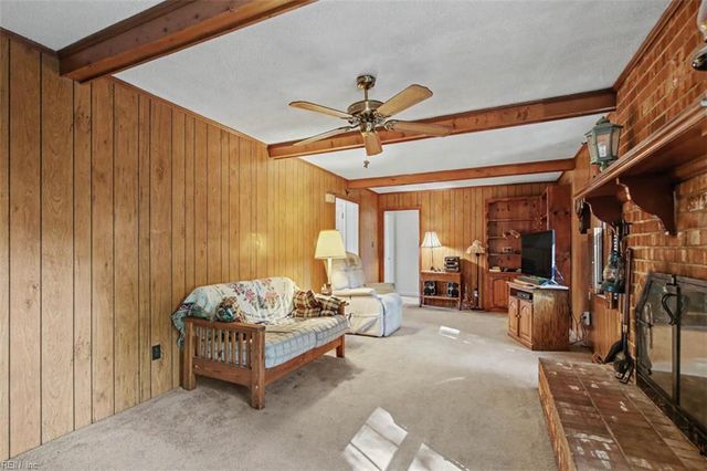 637 Reasor DR, Virginia Beach, VA 23464