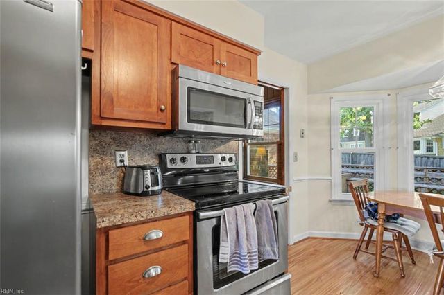 637 Reasor DR, Virginia Beach, VA 23464