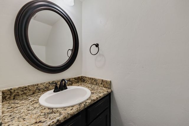 28 Abbey Road, Euless, TX 76039