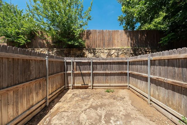 28 Abbey Road, Euless, TX 76039