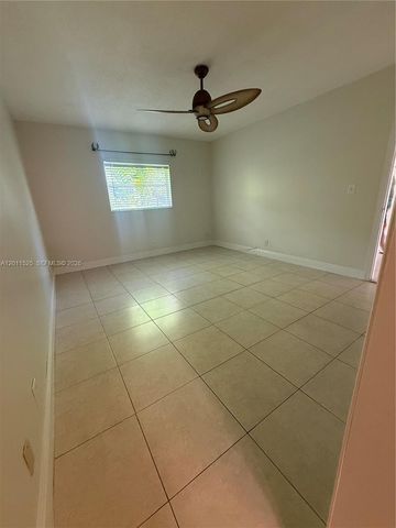 5080 SW 64th Ave 104, Davie, FL 33314