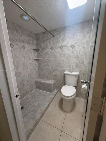 5080 SW 64th Ave 104, Davie, FL 33314