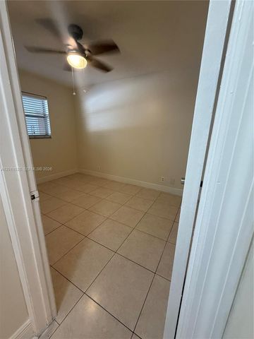 5080 SW 64th Ave 104, Davie, FL 33314
