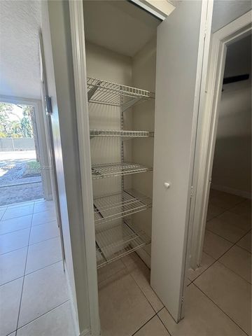 5080 SW 64th Ave 104, Davie, FL 33314