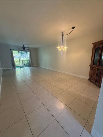 5080 SW 64th Ave 104, Davie, FL 33314