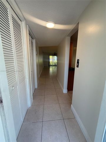 5080 SW 64th Ave 104, Davie, FL 33314