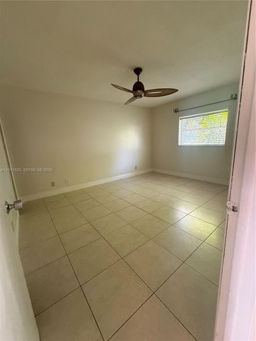5080 SW 64th Ave 104, Davie, FL 33314