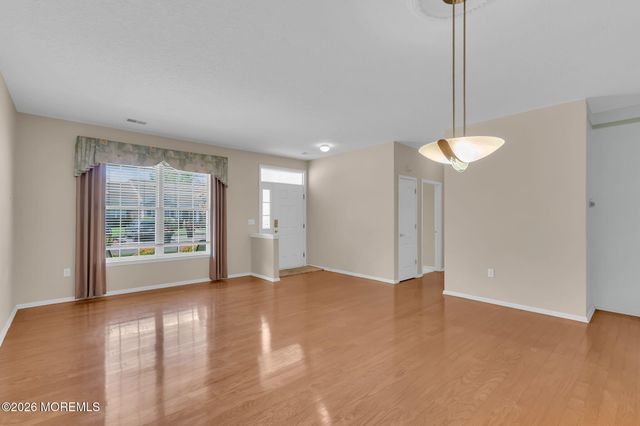 3 Golden Willows Avenue, Lakewood, NJ 08701