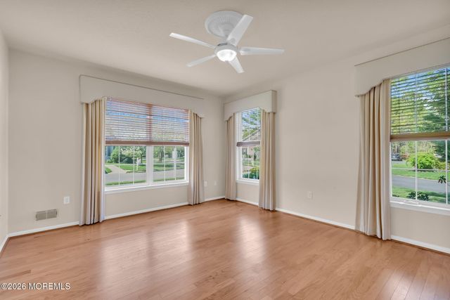 3 Golden Willows Avenue, Lakewood, NJ 08701