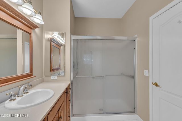 3 Golden Willows Avenue, Lakewood, NJ 08701