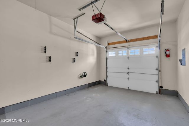 3 Golden Willows Avenue, Lakewood, NJ 08701