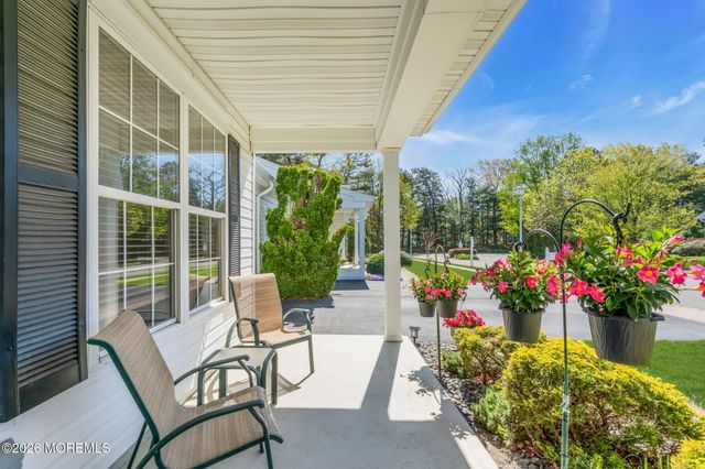 3 Golden Willows Avenue, Lakewood, NJ 08701