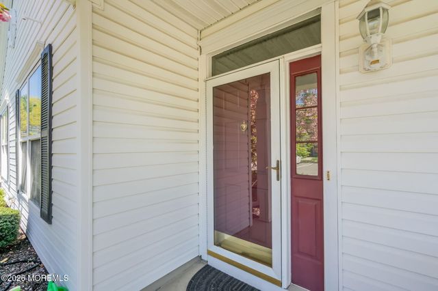 3 Golden Willows Avenue, Lakewood, NJ 08701