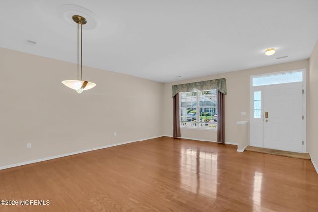 3 Golden Willows Avenue, Lakewood, NJ 08701