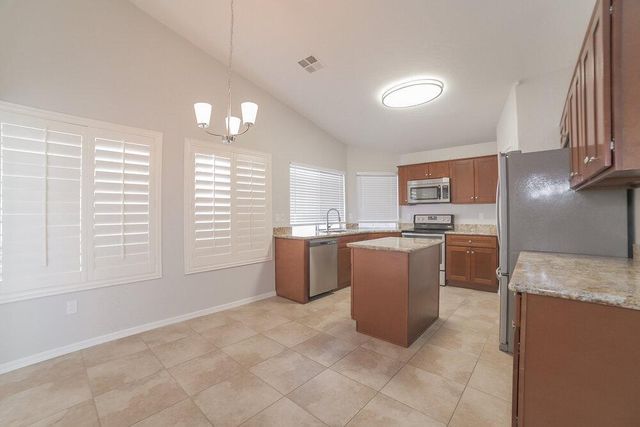 323 N Ocean Drive, Gilbert, AZ 85233