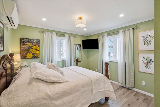 202 Independence Street, Pella, IA 50219