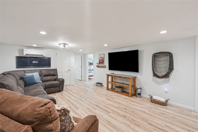 202 Independence Street, Pella, IA 50219