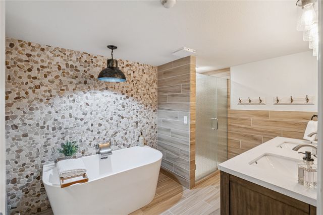 202 Independence Street, Pella, IA 50219