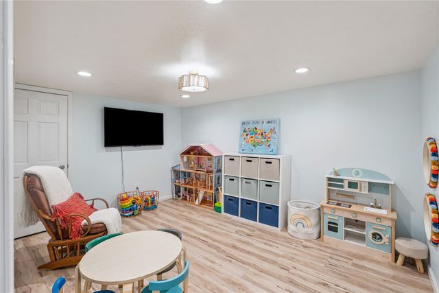 202 Independence Street, Pella, IA 50219