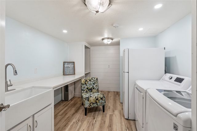 202 Independence Street, Pella, IA 50219