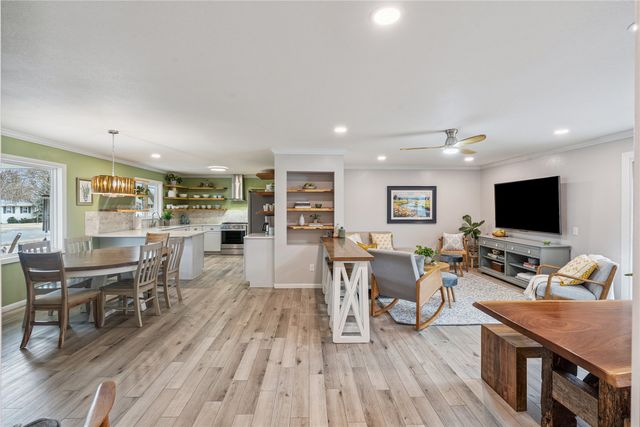 202 Independence Street, Pella, IA 50219