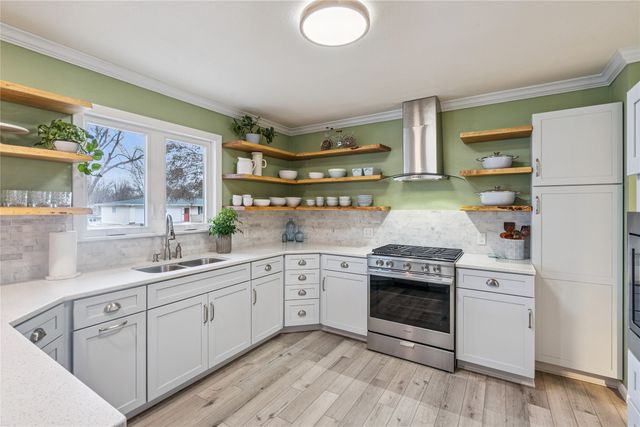 202 Independence Street, Pella, IA 50219