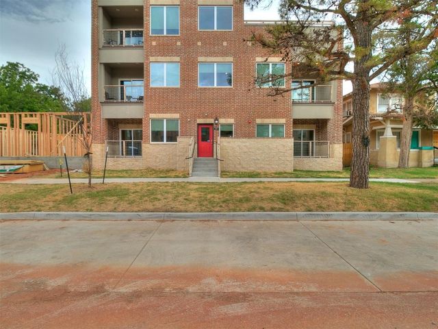207 W Apache Street, Norman, OK 73069