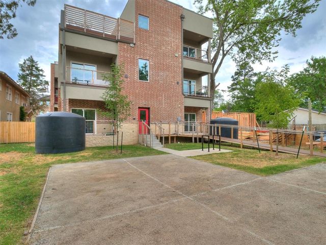 207 W Apache Street, Norman, OK 73069