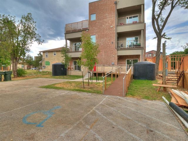 207 W Apache Street, Norman, OK 73069