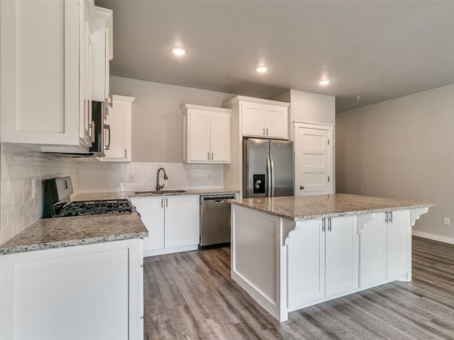 207 W Apache Street, Norman, OK 73069