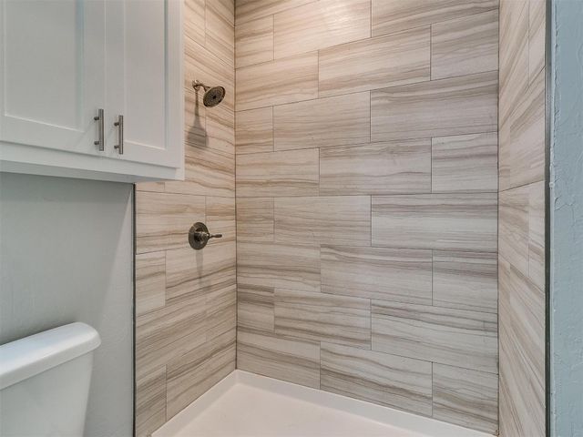 207 W Apache Street, Norman, OK 73069