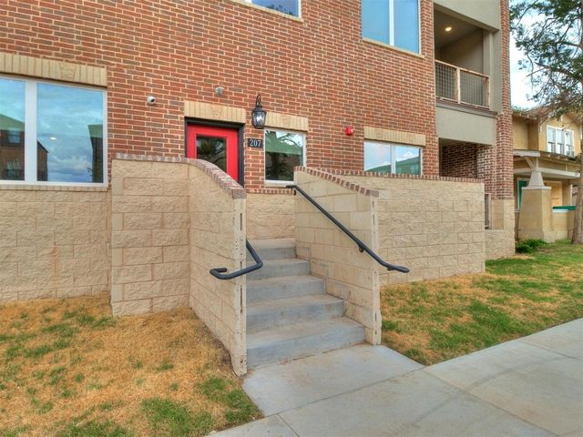 207 W Apache Street, Norman, OK 73069