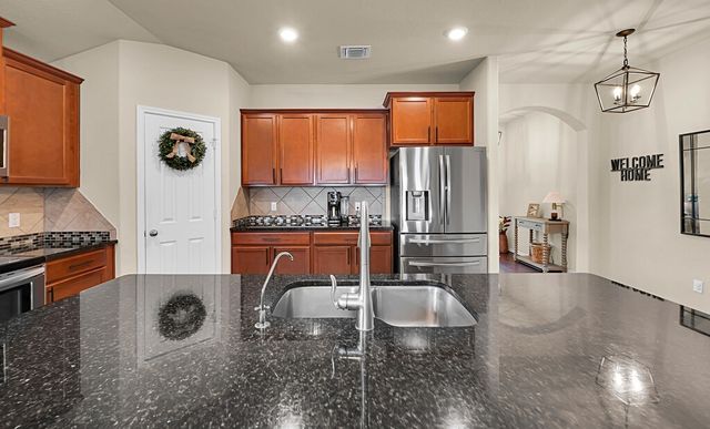 3200 Keathley Drive, Lorena, TX 76655