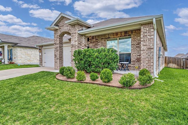 3200 Keathley Drive, Lorena, TX 76655
