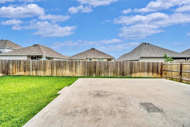 3200 Keathley Drive, Lorena, TX 76655