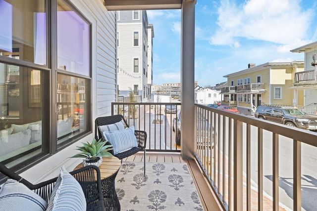 99 Foundry Place 102, Portsmouth, NH 03801