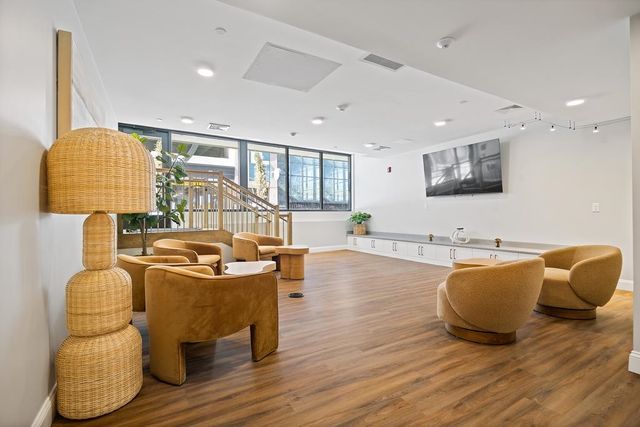 99 Foundry Place 102, Portsmouth, NH 03801