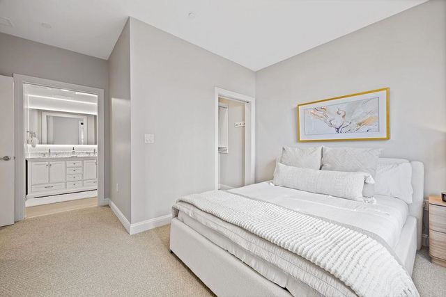 99 Foundry Place 102, Portsmouth, NH 03801