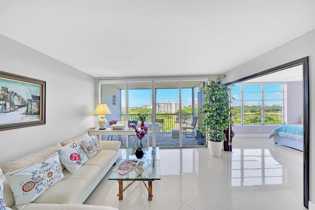 2940 N Course Drive 811, Pompano Beach, FL 33069