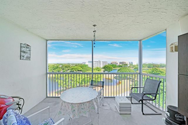 2940 N Course Drive 811, Pompano Beach, FL 33069