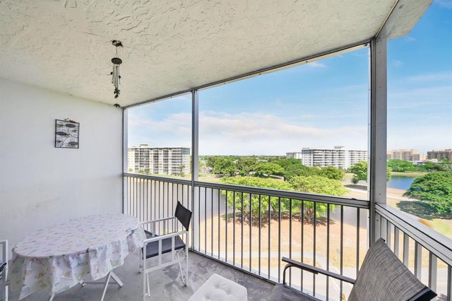 2940 N Course Drive 811, Pompano Beach, FL 33069