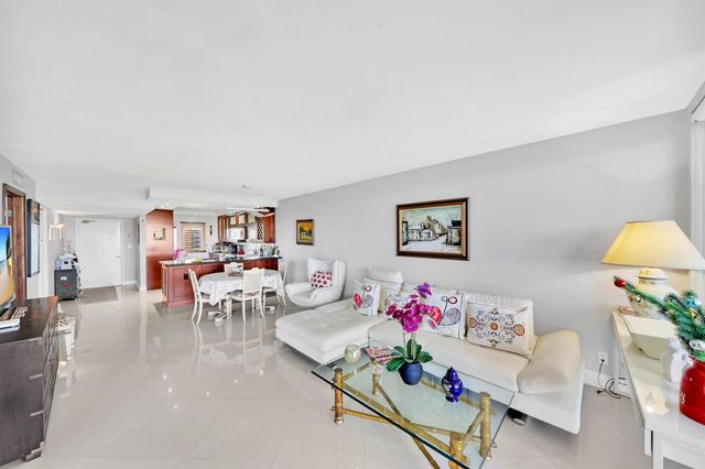 2940 N Course Drive 811, Pompano Beach, FL 33069