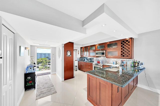 2940 N Course Drive 811, Pompano Beach, FL 33069
