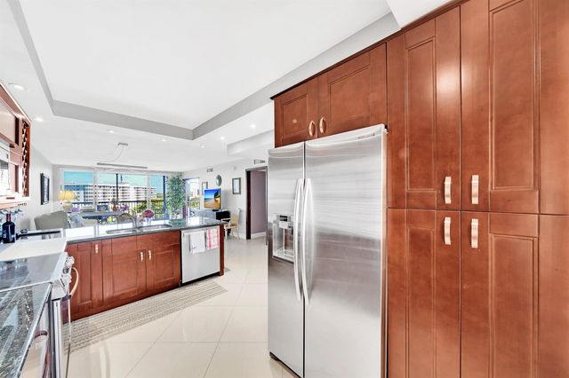 2940 N Course Drive 811, Pompano Beach, FL 33069